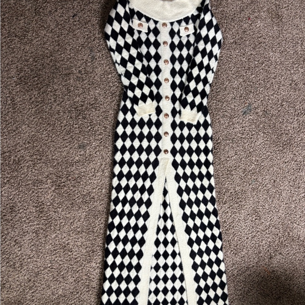 Elegant Black and White Houndstooth Pattern Dress